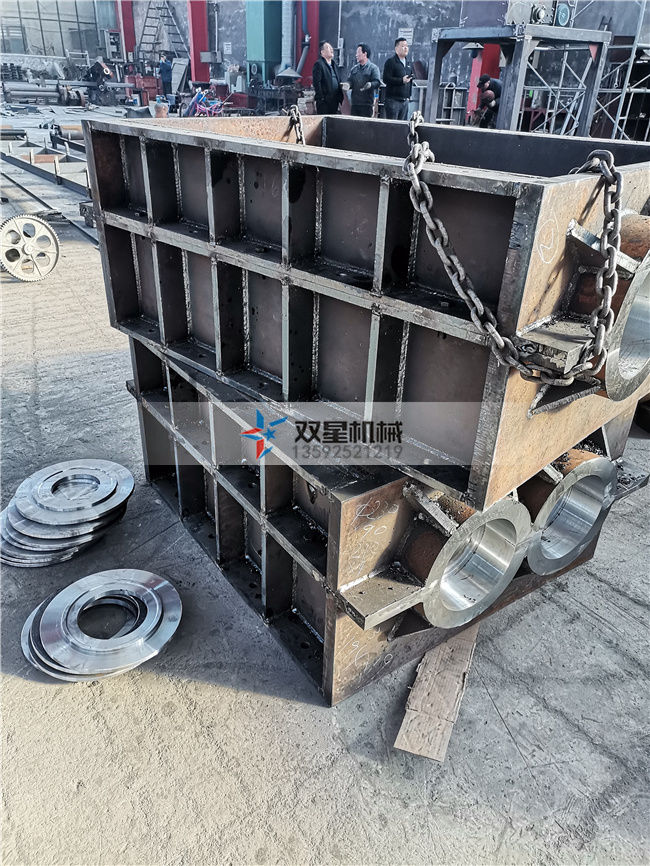<a href='http://hongshengxx.cn/ssxl/10.html' target='_blank'><span>金屬撕碎機(jī)</span></a>撕碎箱體實(shí)拍